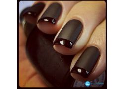 school-chalao-matte-black-nails-with-glossy-tip-tutorial.jpg