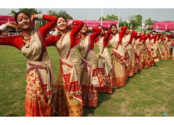 school-chalao-bihu-dance-assam.jpg