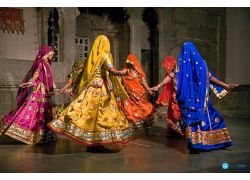 school-chalao-ghoomar-dance-rajasthan.jpg