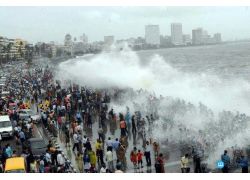 school-chalao-mumbai-flood.jpg