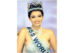 school-chalao-yukta-mookhey-miss-world-1999.png